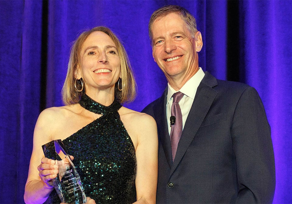 Image: Battelle Technical Fellow Amy Heintz and President and CEO Lou Von Thaer